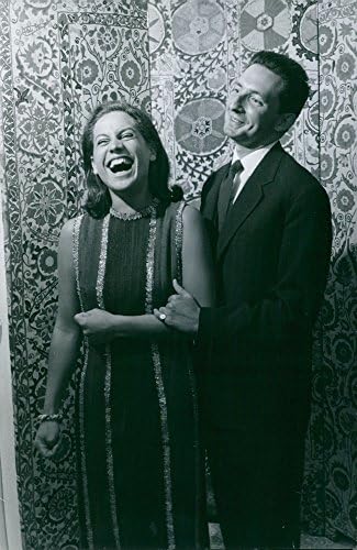 תצלום וינטג 'של הנסיך מייקל מיוון יחד עם אשתו מרינה קרלה.