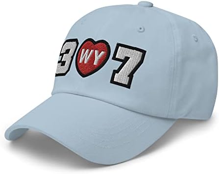 אזור החיוג של וויומינגס 307 עם עיצוב לב מרכזי אדום. אבא כובע