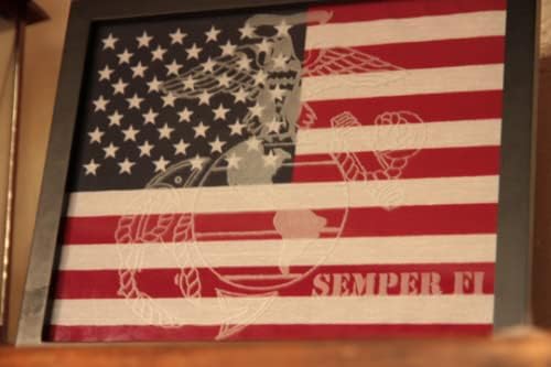 דגל אמריקאי ממוסגר עם חיל הנחת הנשר גלובוס ועוגן