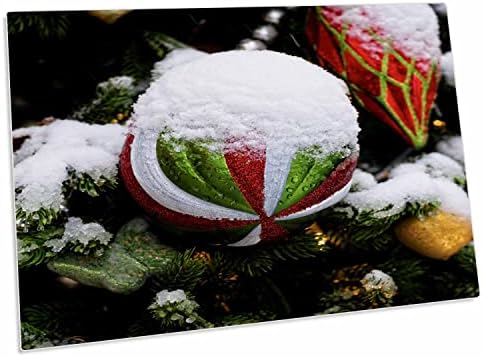3 דרוז קישוטים צבעוניים מכוסים שלג על עץ חג המולד. - כרית שולחן כרית הניבה מחצלות