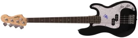 נייט מנדל חתם על חתימה בגודל מלא שחור פנדר גיטרה בס חשמלית עם ג 'יימס ספנס ג' יי. אס. איי אימות-פו פייטרס