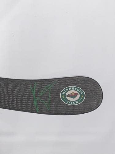 קיריל קפריזוב חתום על מקל הוקי בגודל מלא מינסוטה פראי JSA COA - מקלות NHL עם חתימה